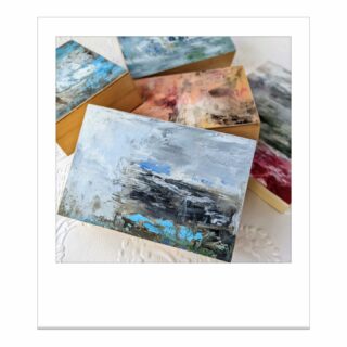 New for Fall 2022: We have @after_times_art joining our show with original #abstract artwork. Come see Jelena and 20 other local people making thoughtful things September 24+25 at the beautiful @heritagehallvancouver #vancouverartist #vancouverabstractart #vancouverpainter #madeinvancouver